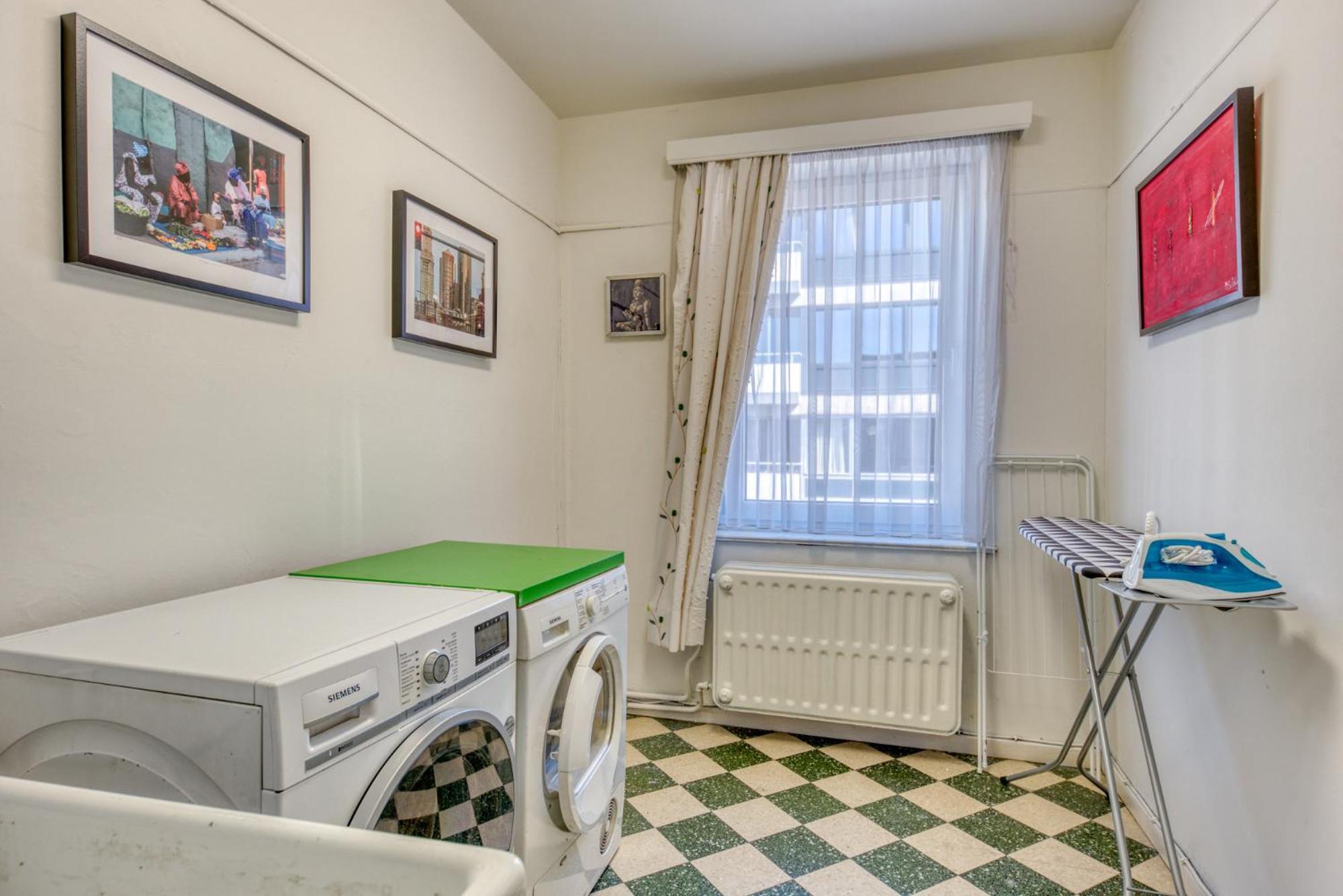 Belle Maison Bourgeoise Partagee De 4 Logements Liege Luaran gambar