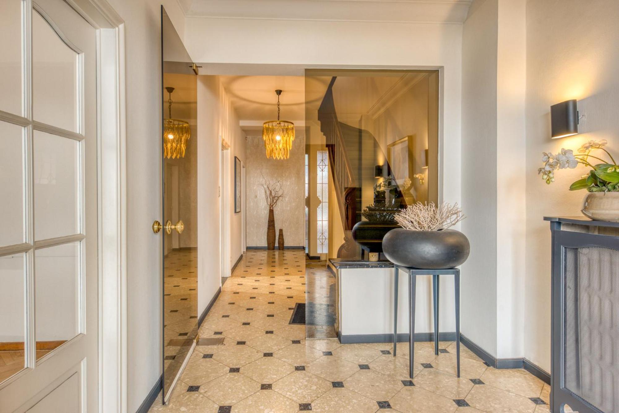 Belle Maison Bourgeoise Partagee De 4 Logements Liege Luaran gambar