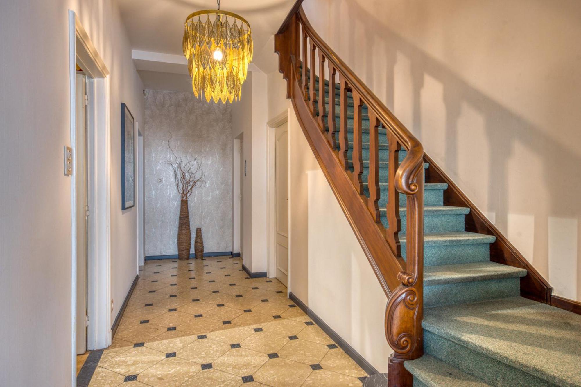 Belle Maison Bourgeoise Partagee De 4 Logements Liege Luaran gambar