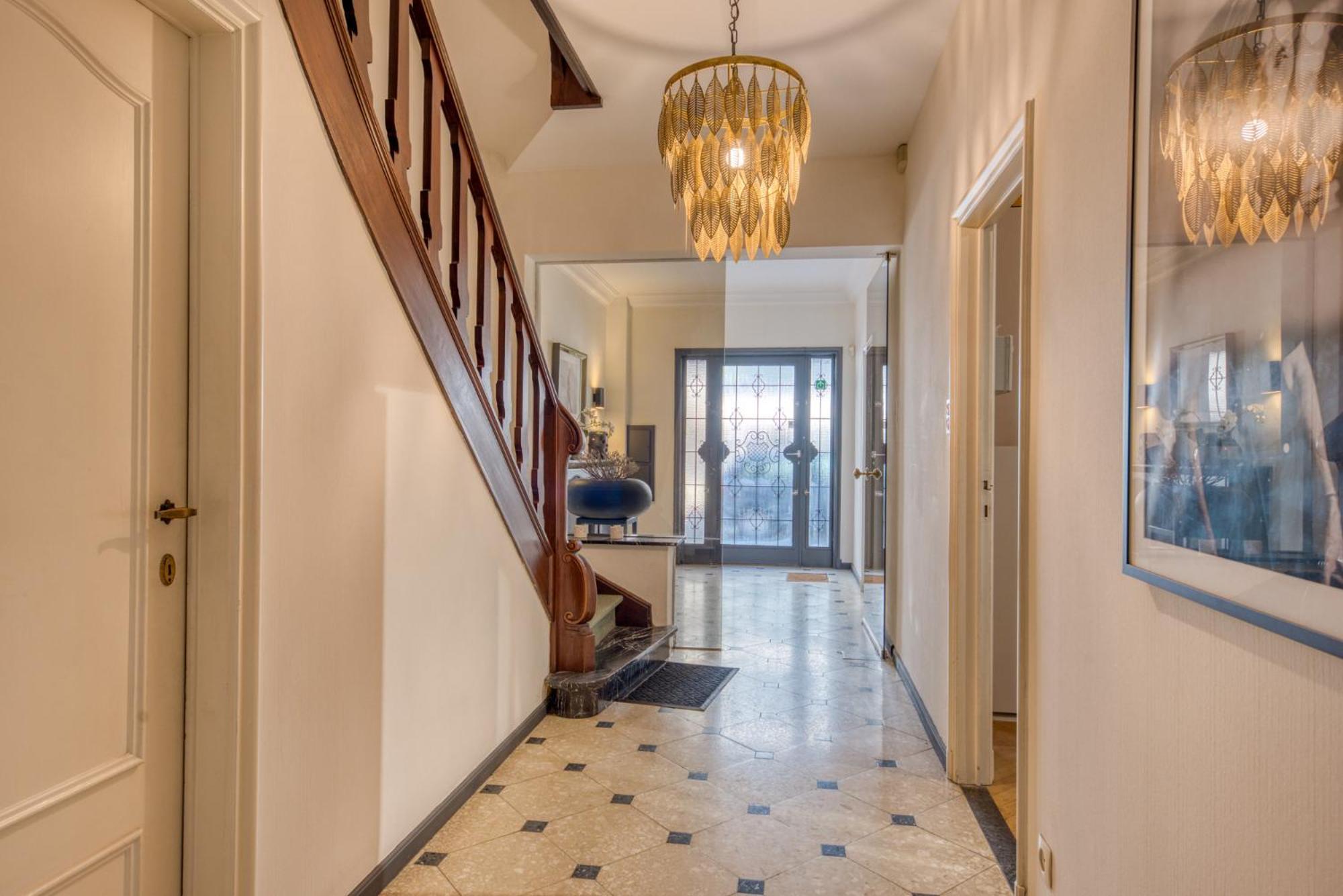 Belle Maison Bourgeoise Partagee De 4 Logements Liege Luaran gambar